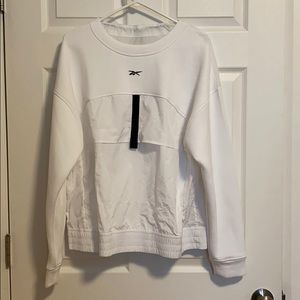 Reebok sweater never worn✨